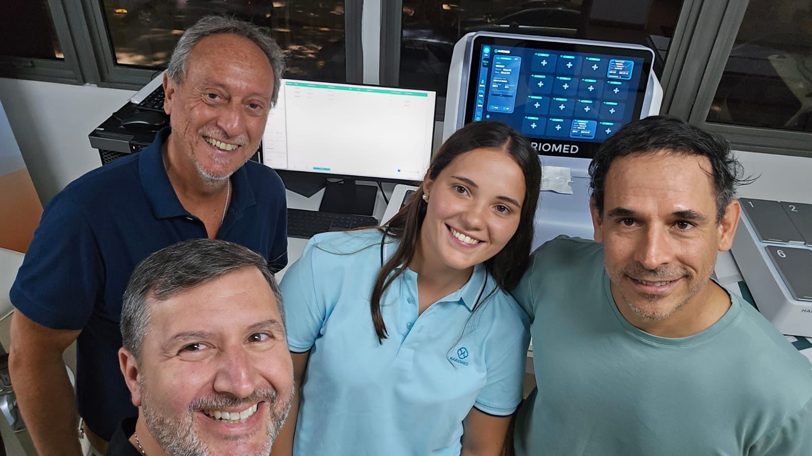 IVF CAPACITO EN EQUIPAMIENTO HARIOMED A REFERENTES DE PERU